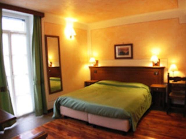 Hotel Le Soleil Challand-Saint-Anselme Exteriör bild